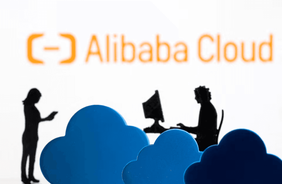 علي بابا تشعل سباق الذكاء الاصطناعي في دبي