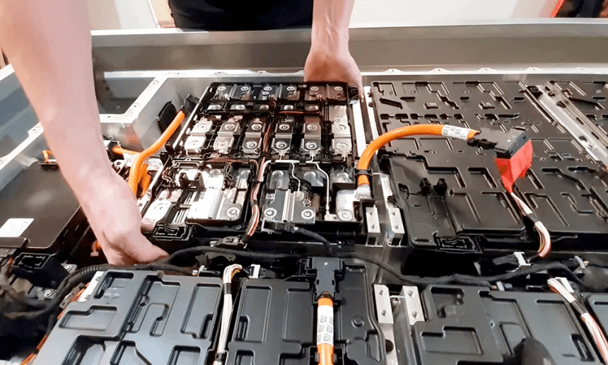 بطاريات الليثيوم.. السلاح الجديد للصين في حربها التجارية مع أميركا