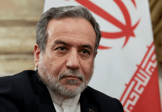 إيران تتحدى واشنطن: لن نفاوض ما دامت تطلب المستحيل