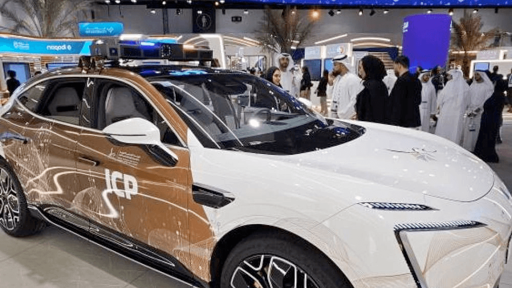 سيارة الإمارات الذكية تكتشف مخالفي الإقامة بالذكاء الاصطناعي