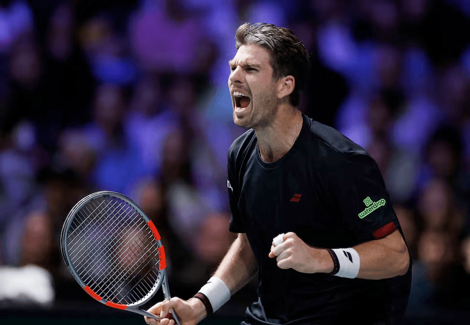 نوري يصدم ألكاراز ويشعل بطولة باريس