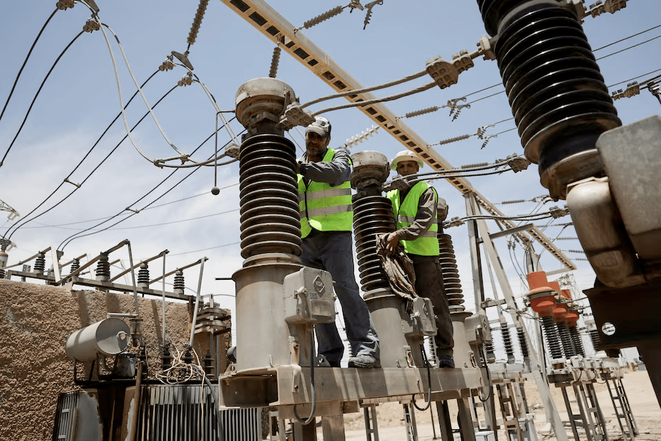 حصري | شركتان أمريكية وألمانية تتفاوضان على توربينات غاز لسوريا