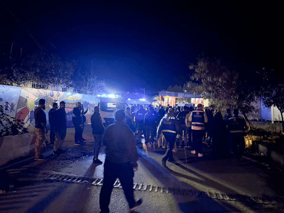 غارة إسرائيلية على صيدا اللبنانية.. مقتل 13 وإصابة آخرين