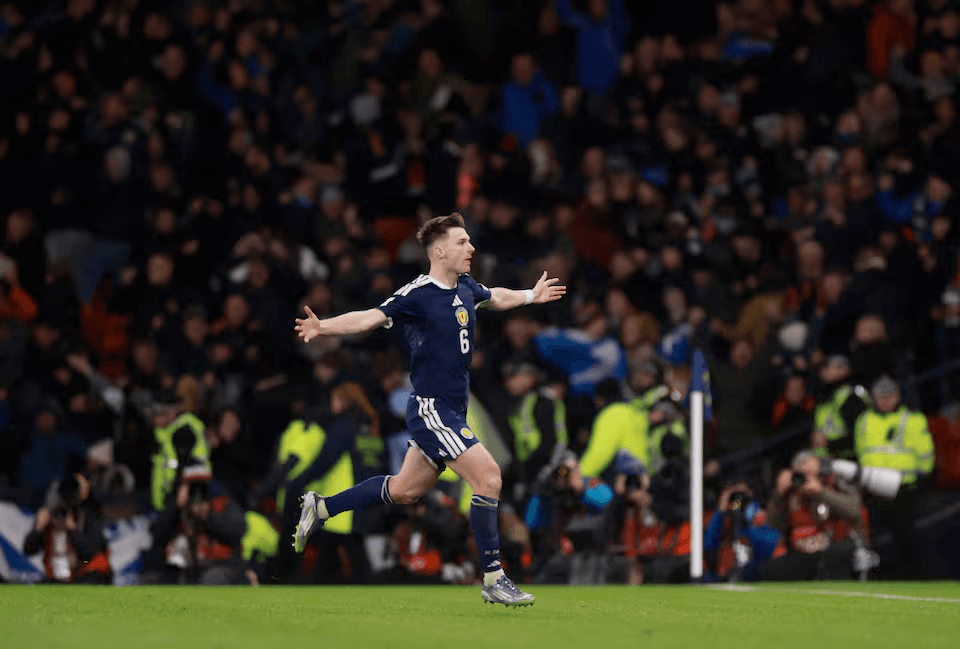 اسكتلندا تهزم الدنمرك 4-2 وتتأهل لكأس العالم بعد 27 عامًا