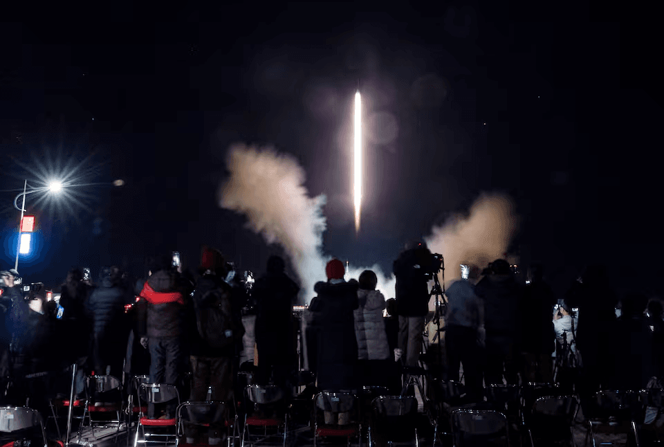 أصغر رائد فضاء صيني يصل إلى محطة “القصر السماوي”