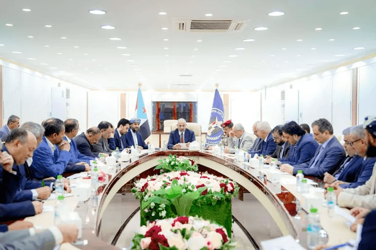 التنافس السعودي-الإماراتي والمجلس الانتقالي يعيدان رسم التحالفات والنفوذ في الخليج واليمن