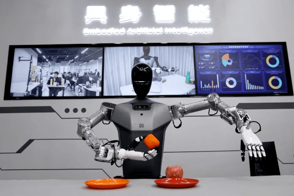 الصين تصدر مسودة قواعد لتنظيم الذكاء الاصطناعي المحاكي للتفاعل البشري