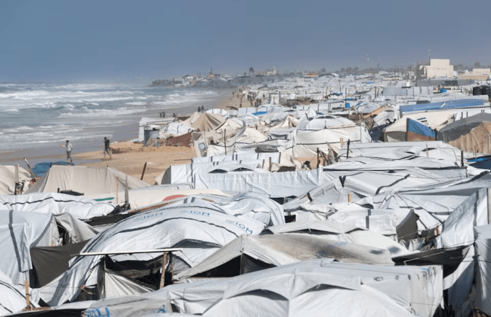 ترامب ونتنياهو يبحثان المرحلة التالية من خطة غزة وسط توترات إقليمية متصاعدة