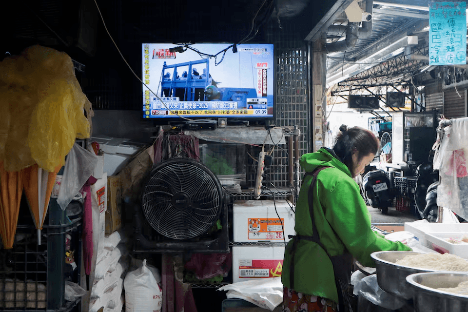 الصين تجري مناورات عسكرية واسعة حول تايوان