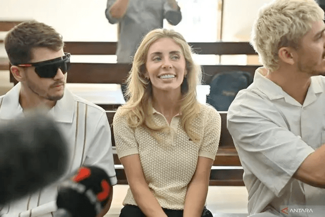 نجمة أفلام إباحية تثير جدلاً في الدوري الإنجليزي