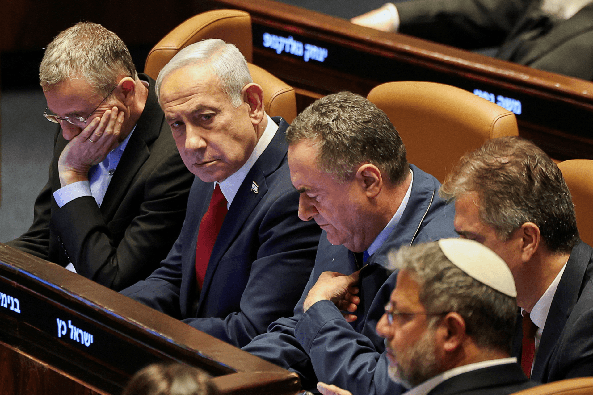 “معاريف”: إسرائيل تستعد لهجوم محتمل من الحوثيين وحماس وحزب الله وإيران