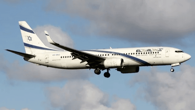 صاعقة تضرب طائرة فريق مكابي تل أبيب قبل الهبوط