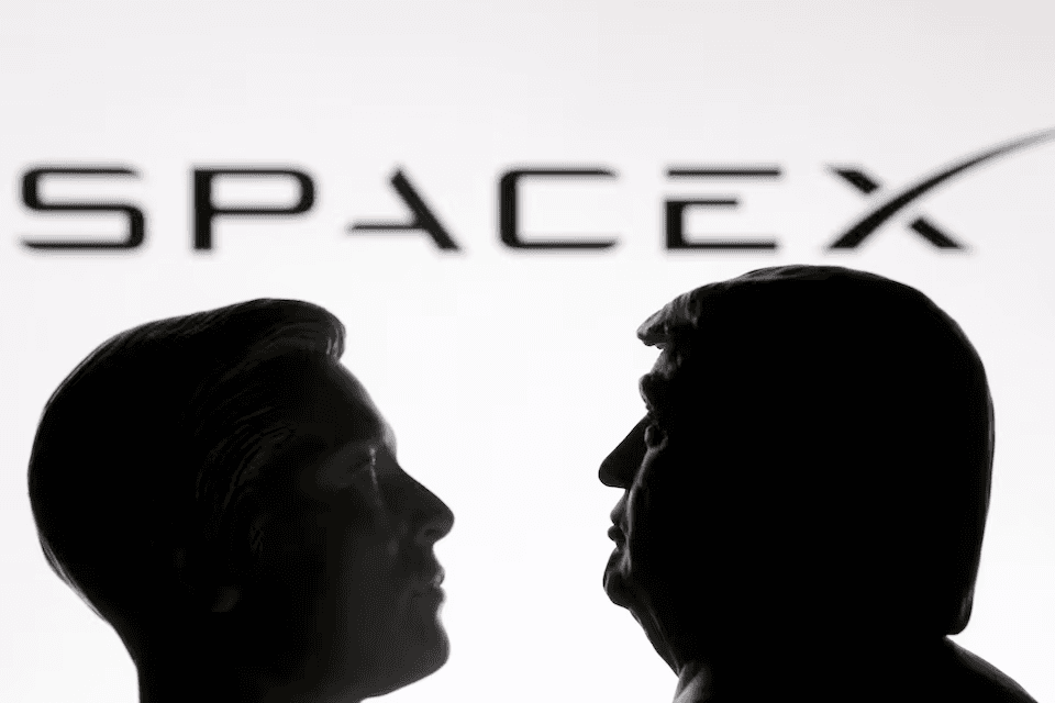 اجتماع حاسم بشأن إيران.. مشرّعون يشككون وترامب يتحرك مع ماسك لإعادة الإنترنت