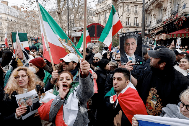 ديلي ميل: واشنطن تتلقى خريطة لـ50 هدفًا عسكريًا إيرانيًا