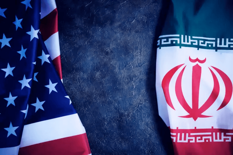 إيران: تعليق إعدام 800 والسعودية وقطر وعُمان توقف ضربة ترامب