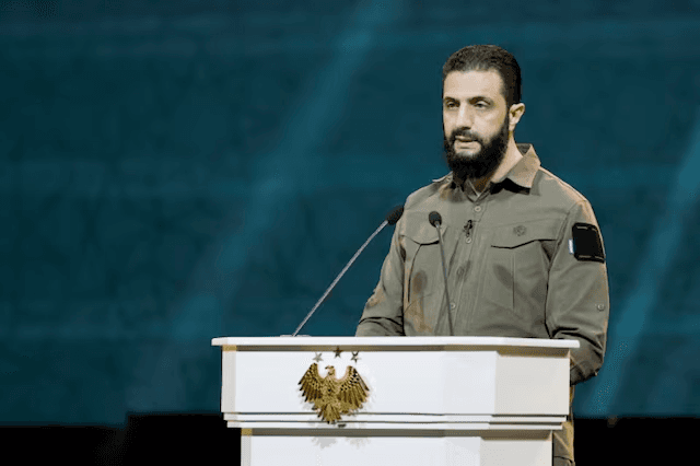 سوريا تعترف رسميًا بحقوق الأكراد: الشرع يصدر مرسومًا تاريخيًا