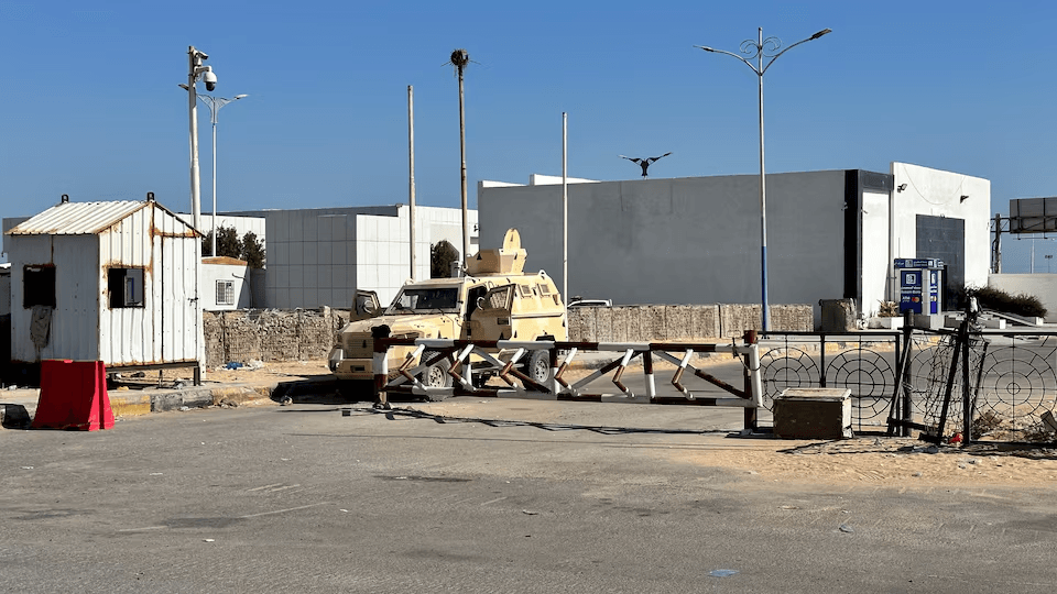 اتهامات السجون السرية في اليمن: لماذا تعيد الإمارات إلى قلب حضرموت؟