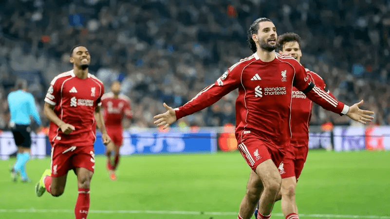 برشلونة وليفربول ينعشان آمالهما في دوري أبطال أوروبا قبل الجولة الأخيرة