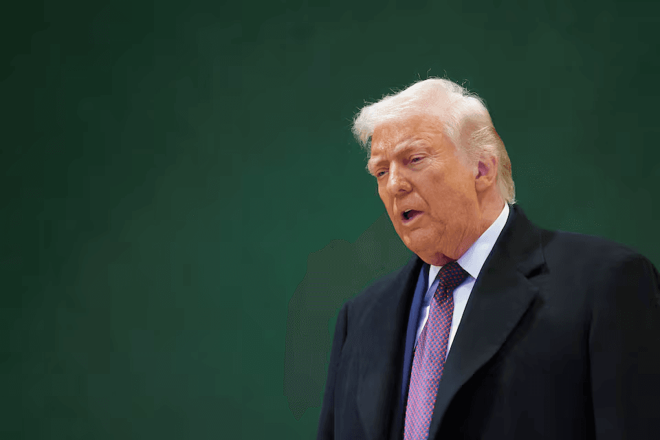 ترامب يلوّح برسوم 100% على كندا: التجارة تتحول إلى سلاح في مواجهة الصين