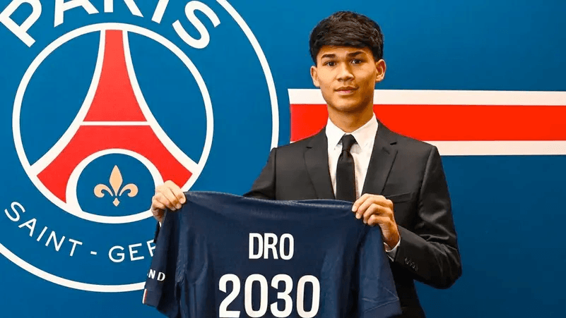 الدم والمال: لماذا ترك درو فرنانديز برشلونة لباريس سان جيرمان؟