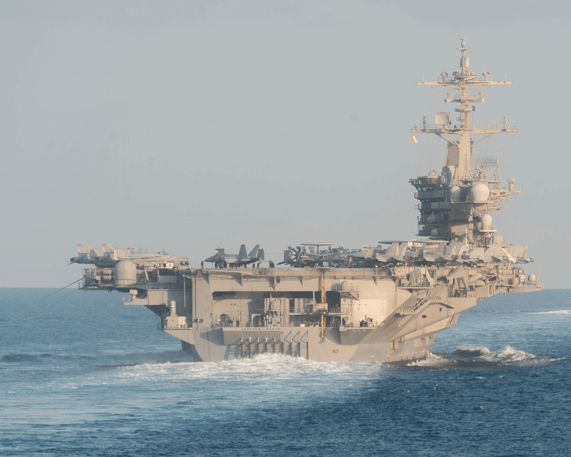 الأسطول الأميركي يقترب من إيران.. هل يقع الانفجار الكبير؟