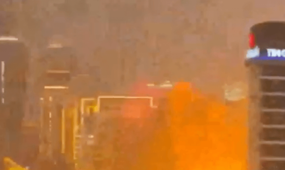 عاجل: إيران تضرب دبي بطائرة كاميكازي “شاهد” ورفع حالة التأهب في الإمارات