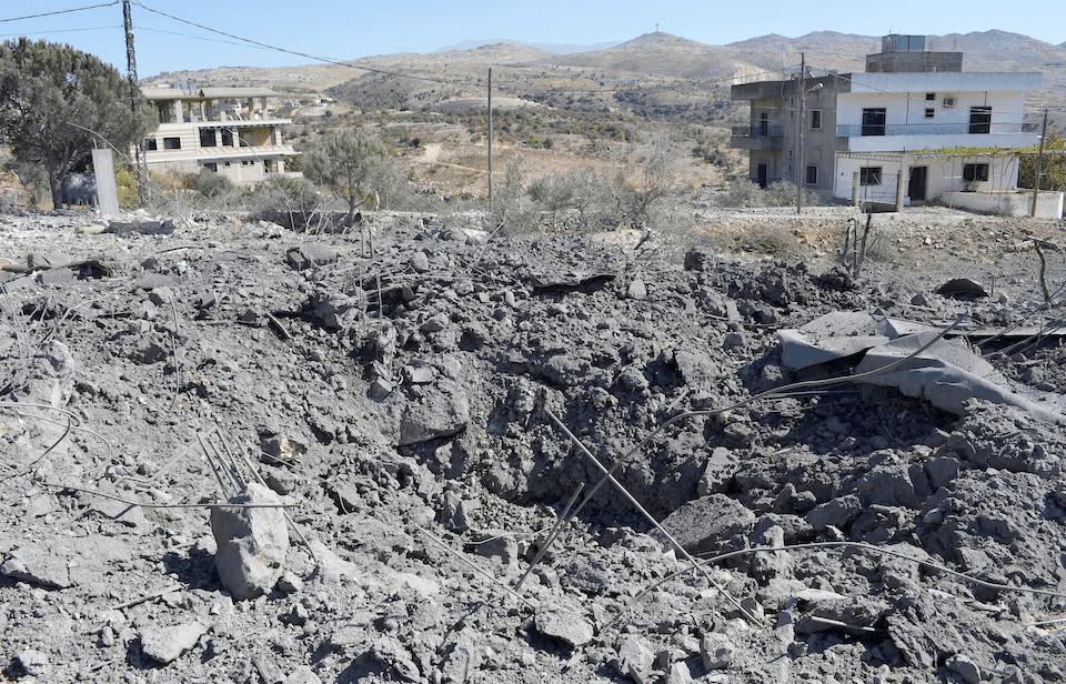 مقتل 10 بينهم مسؤول بحزب الله في غارات إسرائيلية على البقاع