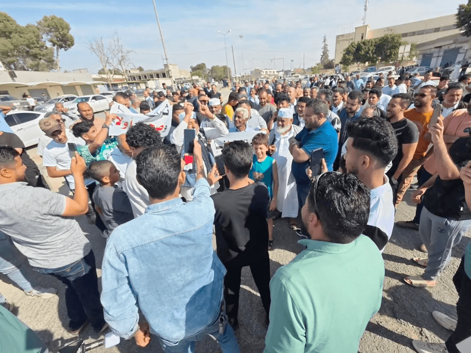 لماذا يتصدر وسم «لا لفرض الضرائب» المشهد في ليبيا؟