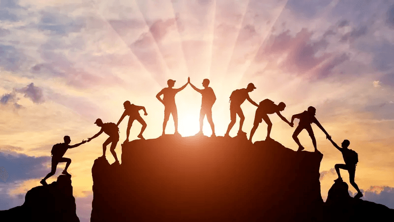 لماذا ينجح بعض الناس.. بينما يبدو النجاح بعيدًا عن الآخرين؟