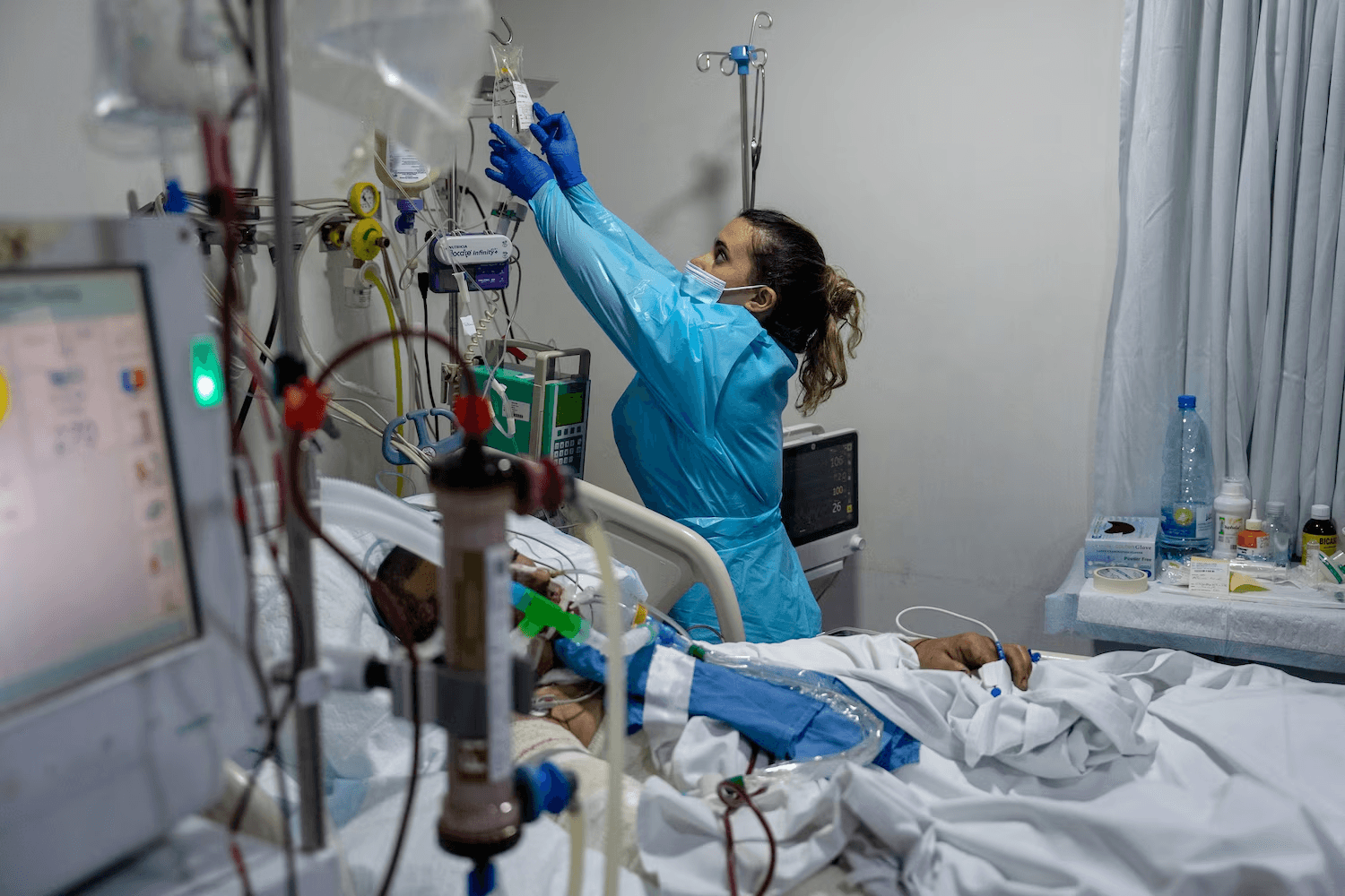 لماذا أدرجت الكويت مستشفيات لبنانية على قائمة الإرهاب؟