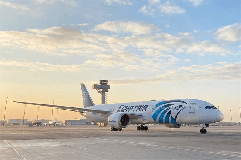 أزمة الوقود بمطار القاهرة.. كيف تعاملت الحكومة مع تأخير الرحلات؟