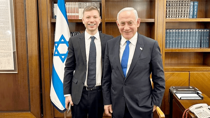 هل اعتدى يائير نتنياهو على والده؟ مسؤول أمني إسرائيلي يكشف التفاصيل