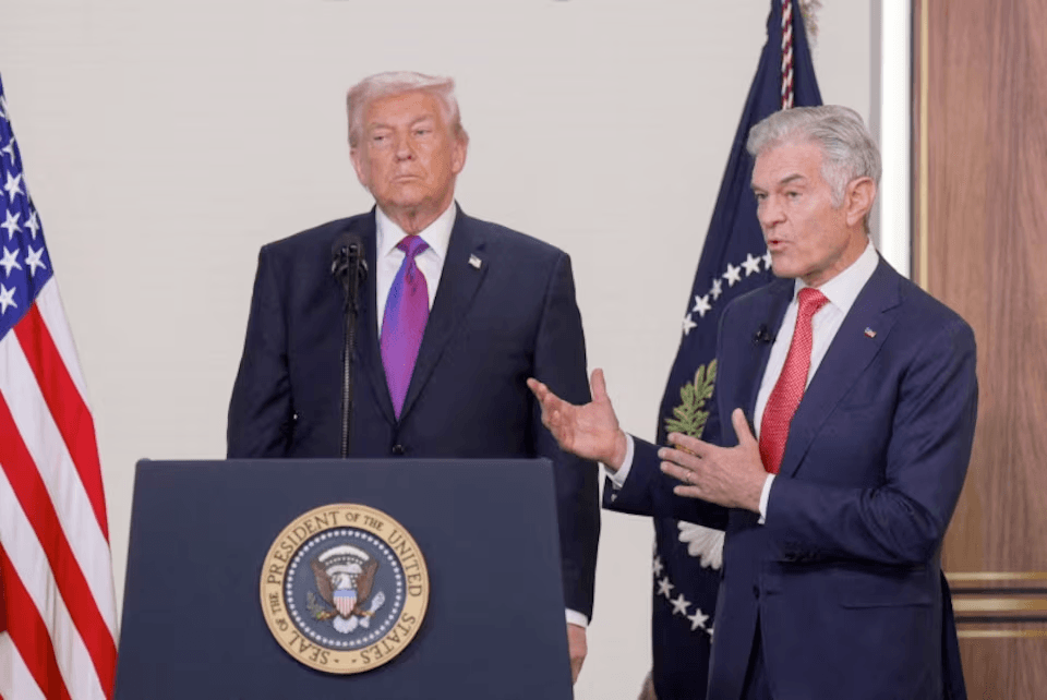 وثائق وزارة العدل تكشف تفاصيل تواصل محمد أوز مع إبستين