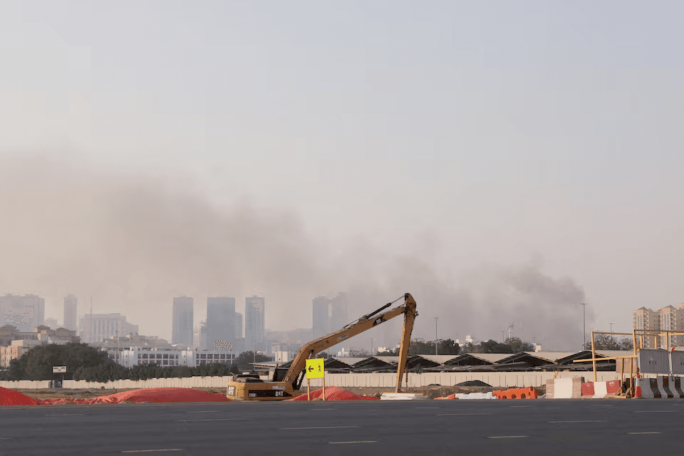 الدفاعات الجوية الإماراتية تعترض صواريخ ومسيّرات من إيران