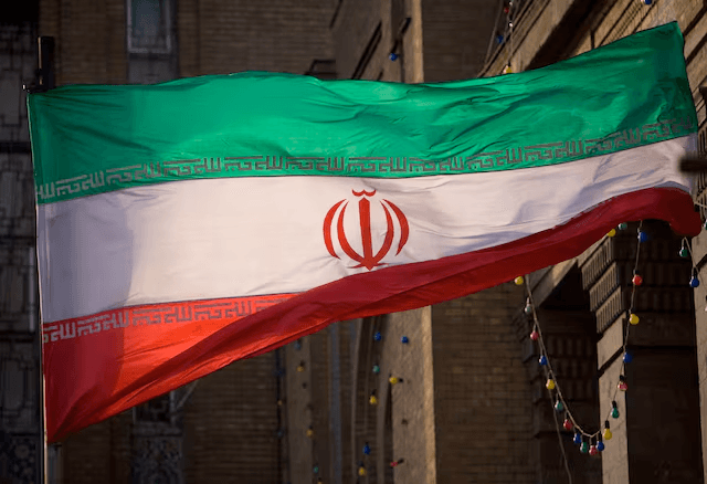 الخليج تحت التهديد: تحذير إيران لمصافي النفط والمنشآت الحيوية