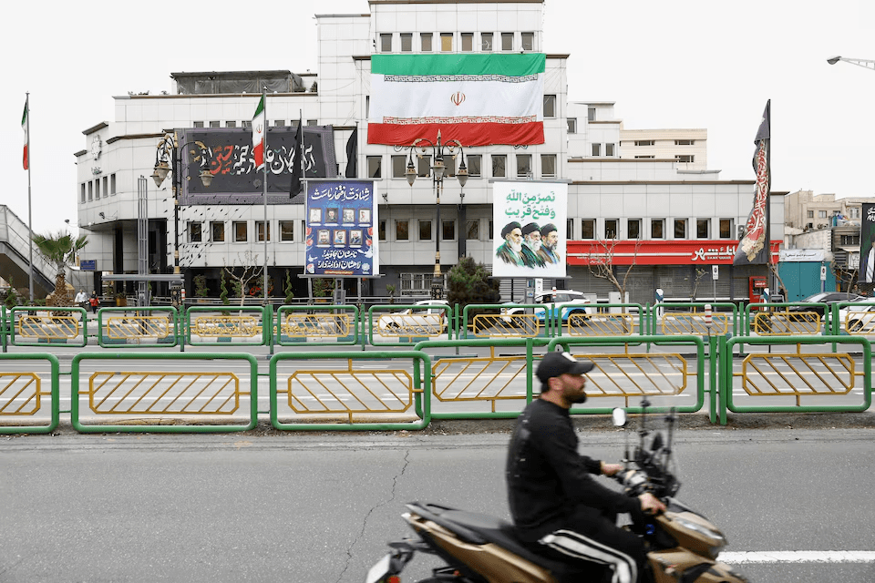 حصري: من يقود إيران بعد مقتل كبار الشخصيات؟