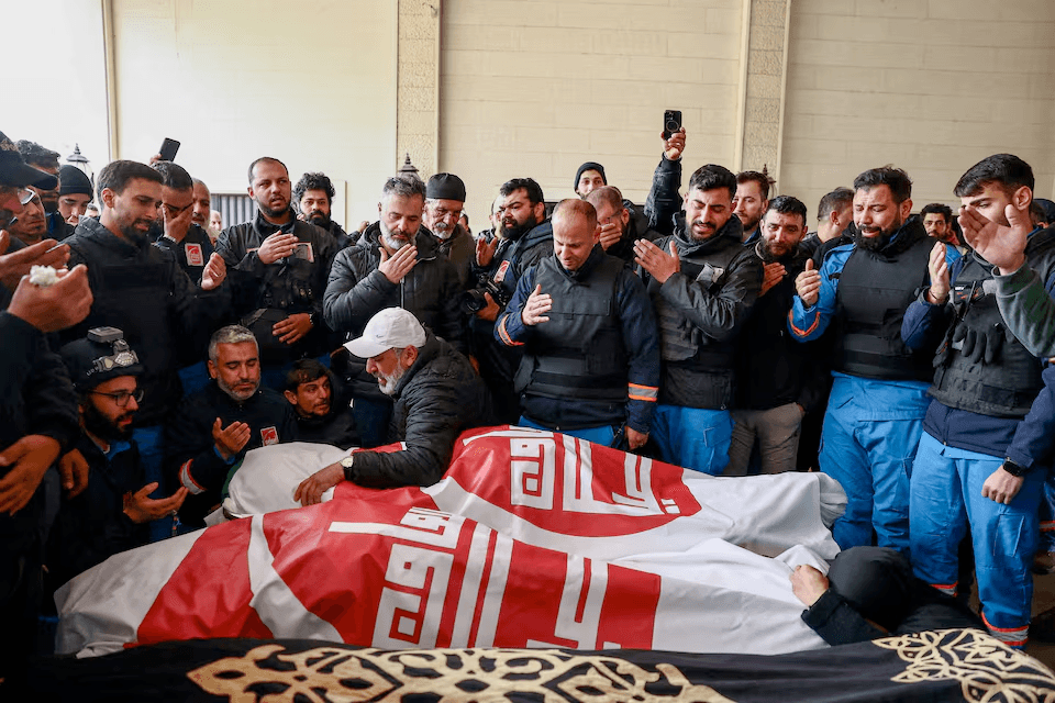 مواجهات لبنان: مقتل مسعفين وجندي إسرائيلي وسط تصاعد الاشتباكات