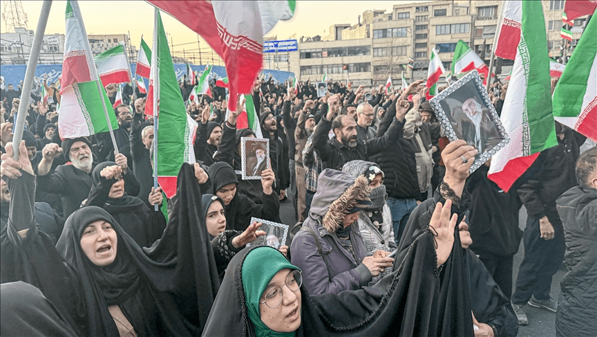 انقسامات إيران بعد مقتل خامنئي: تصريحات متضاربة تكشف صراع داخل النظام