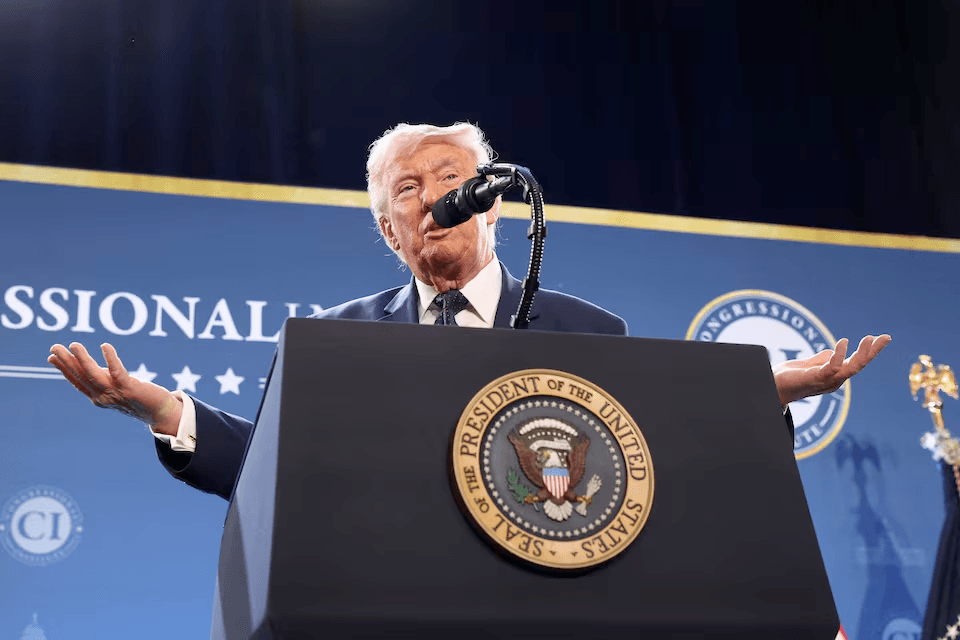 ترامب: هل إيران على وشك الاستسلام؟