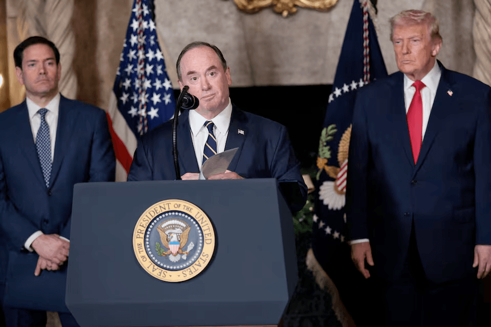 إقالة وزير البحرية الأميركي.. تفاصيل قرار مفاجئ داخل البنتاغون