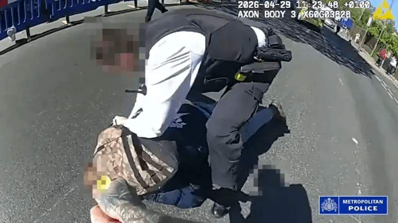 هجوم طعن في لندن يثير جدلاً.. جماعة تعلن المسؤولية والشرطة تحقق