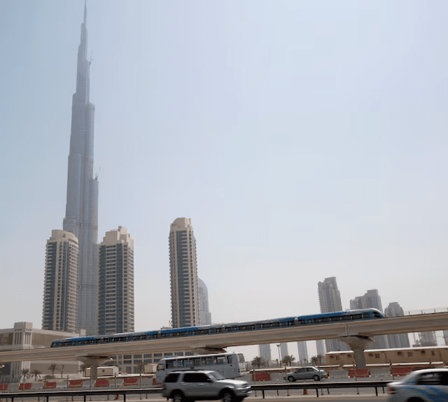 مترو دبي يتوسع بخط ذهبي.. ماذا وراء إعلان محمد بن راشد؟