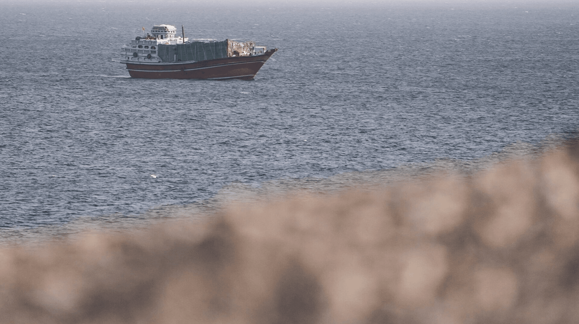 إيران تتحدى واشنطن: مضيق هرمز خط أحمر