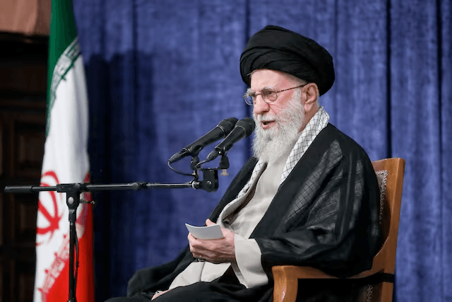 تسريبات عسكرية: واشنطن تدرس استهداف قادة في إيران… هل يشمل خامنئي؟