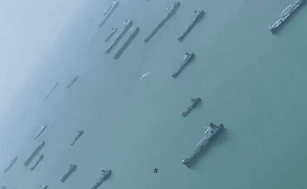 مضيق هرمز تحت السيطرة الإيرانية… تكدس السفن يثير القلق