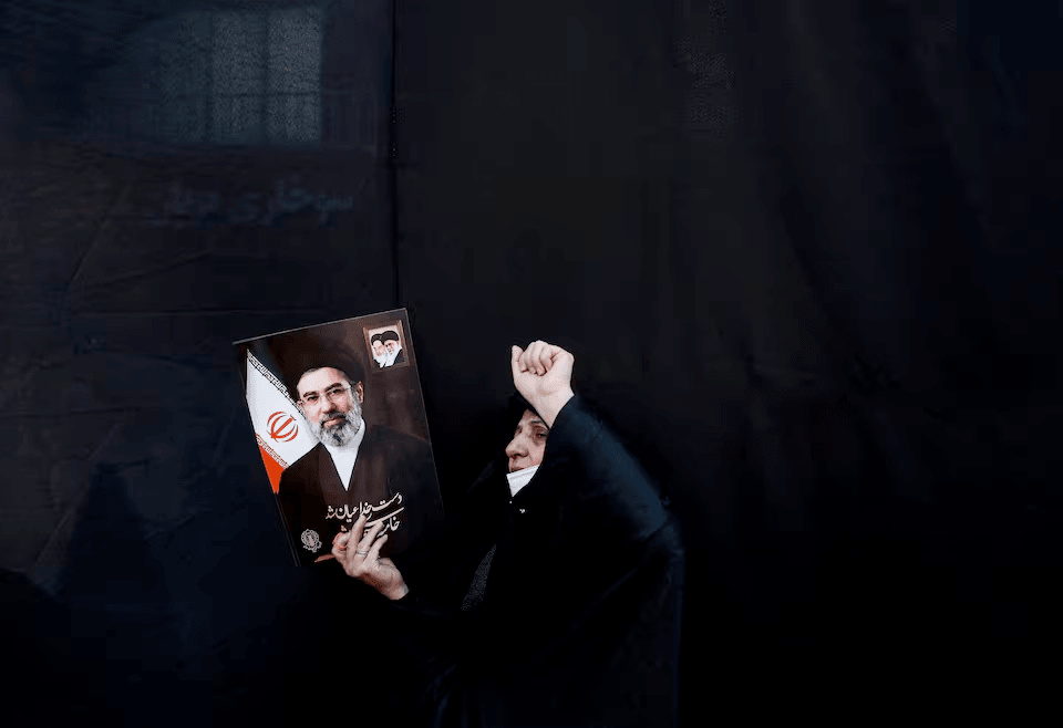 مجتبى خامنئي: استمرار إغلاق مضيق هرمز كأداة للضغط