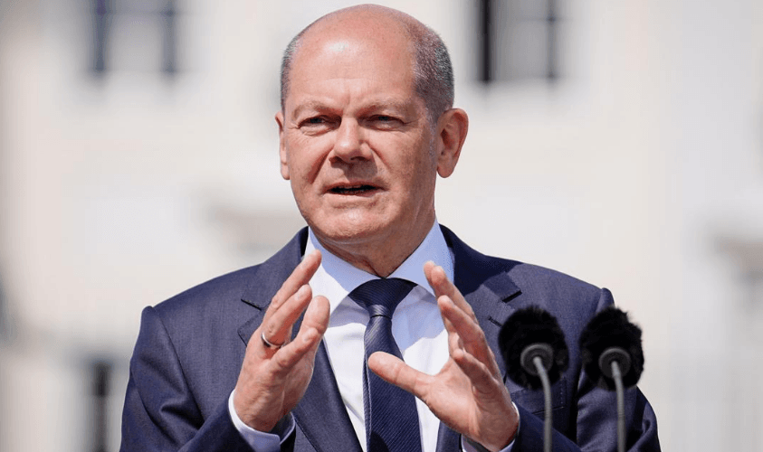 شولتس بين مطرقة ترامب وسندان بوتين.. مالقصة؟