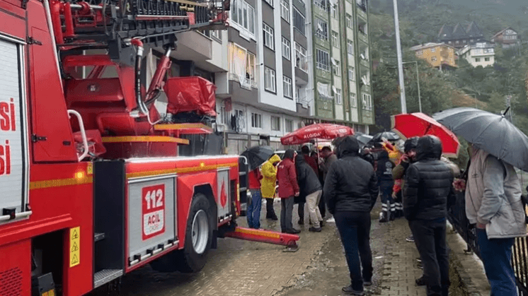 قتيل و4 جرحى بانهيار أرضي في تركيا.. وخبراء يحذرون من القادم