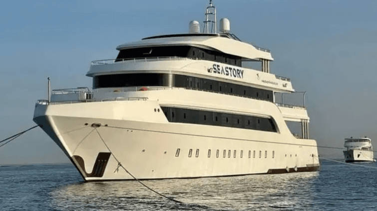 زورق البحر الأحمر السياحي الغارق.. ما تفاصيل الكارثة؟