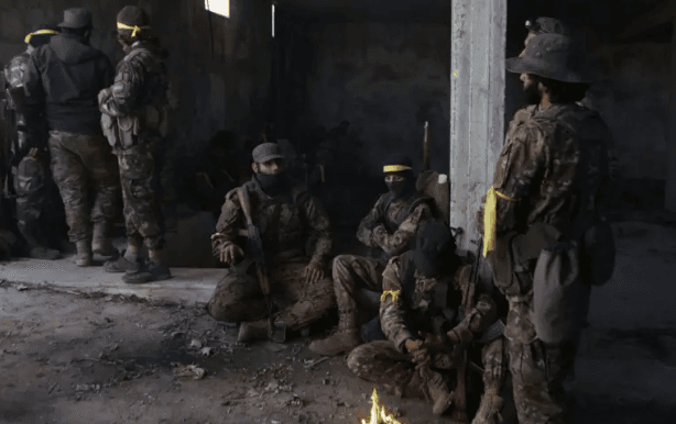 مقتل قائد إيراني في حلب.. هل تشتعل سوريا من جديد؟